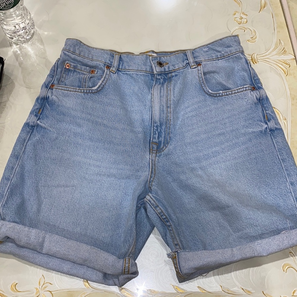 Zara Mom Jean Short Light Wash